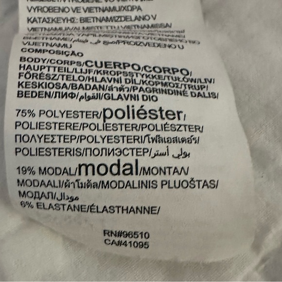 Under Armour Running Shorts - Picture 3 of 7